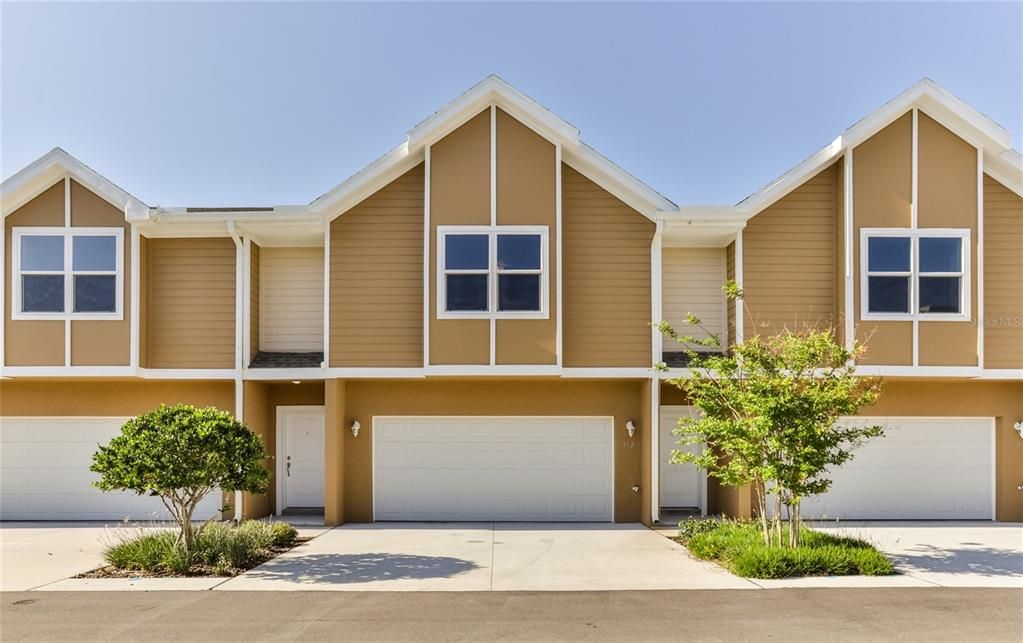 Recently Sold: $569,000 (3 beds, 2 baths, 2073 Square Feet)