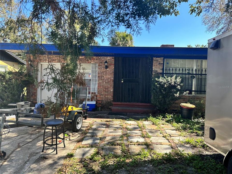 Recently Sold: $170,000 (3 beds, 1 baths, 1860 Square Feet)