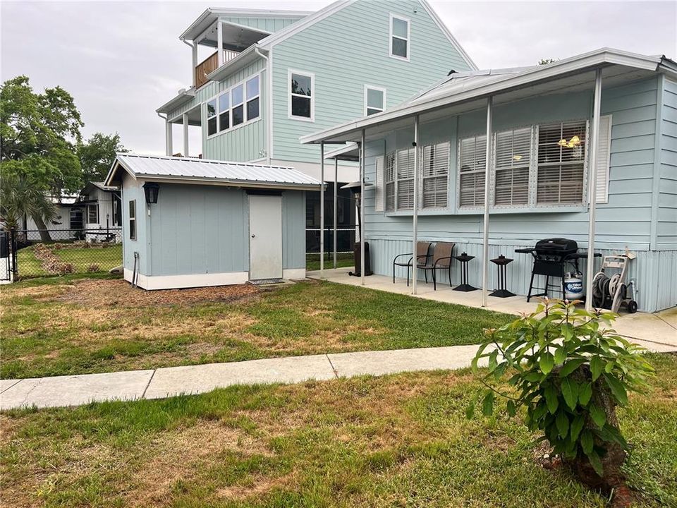 Recently Sold: $490,000 (2 beds, 2 baths, 989 Square Feet)