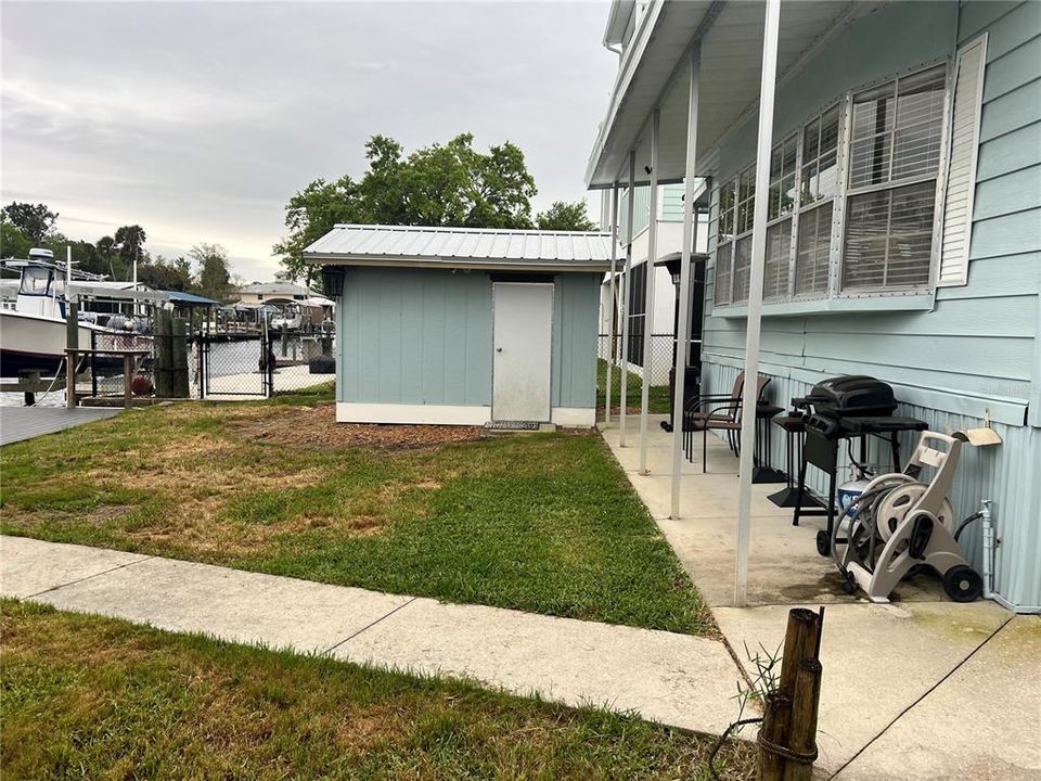 Recently Sold: $490,000 (2 beds, 2 baths, 989 Square Feet)