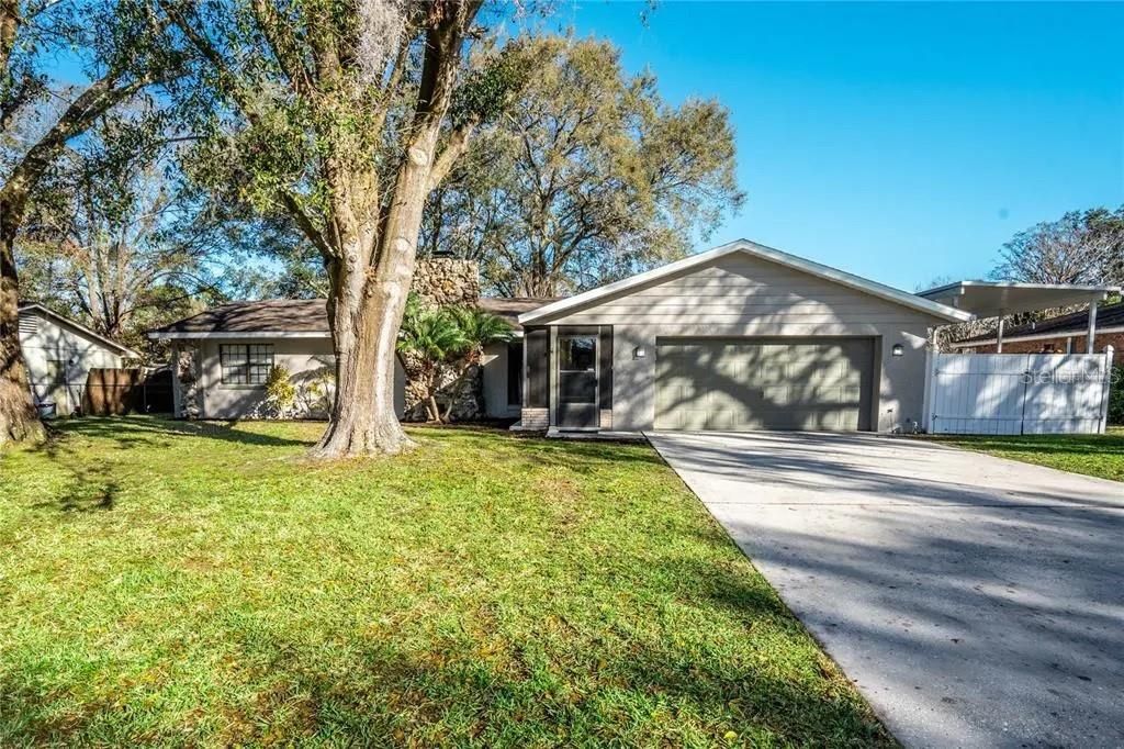 Recently Sold: $310,000 (3 beds, 2 baths, 1496 Square Feet)