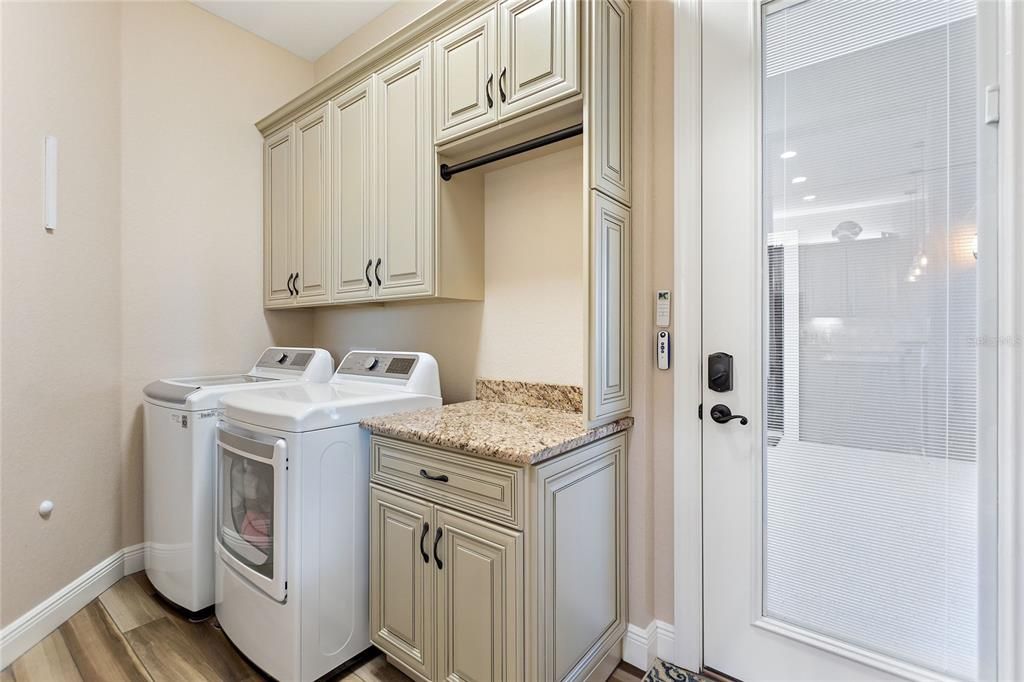 Recently Sold: $580,000 (2 beds, 2 baths, 1674 Square Feet)