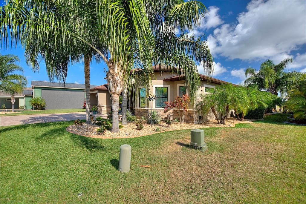 Recently Sold: $580,000 (2 beds, 2 baths, 1674 Square Feet)