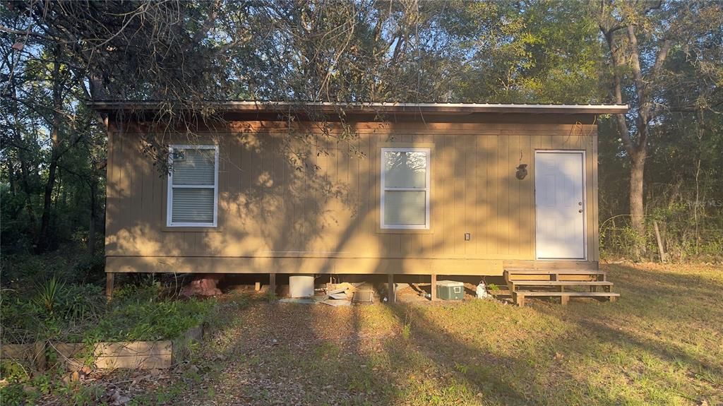 Recently Sold: $89,900 (2 beds, 2 baths, 1464 Square Feet)