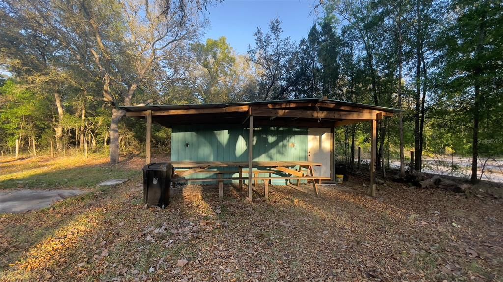 Recently Sold: $89,900 (2 beds, 2 baths, 1464 Square Feet)