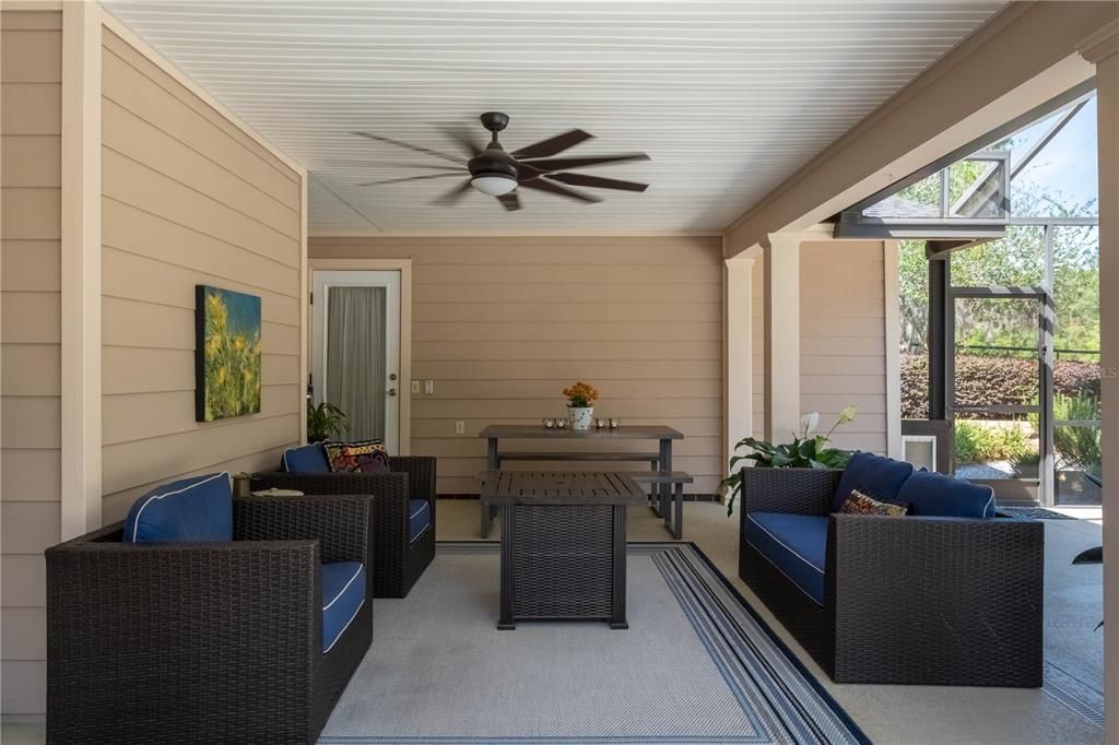 Lounging area and dining by the pool