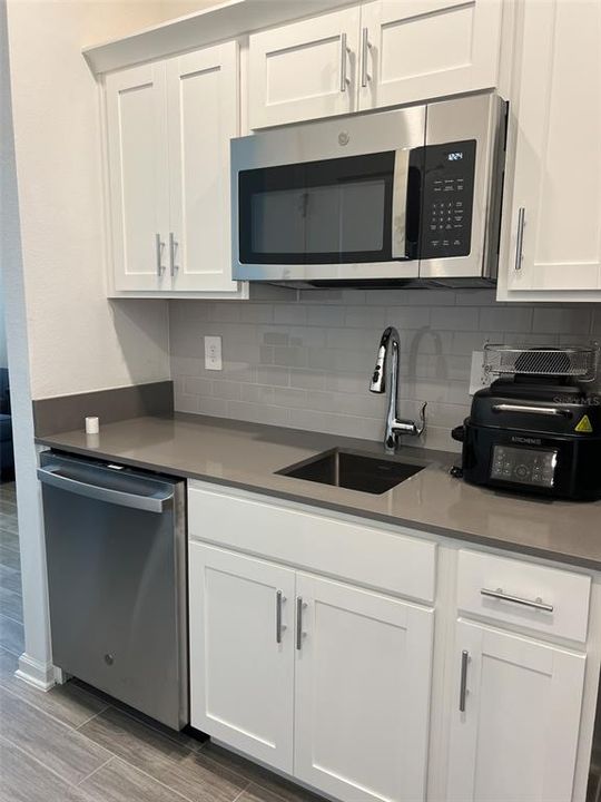 Recently Rented: $1,400 (1 beds, 1 baths, 396 Square Feet)