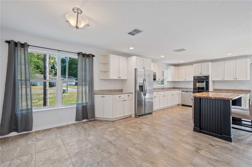 Recently Sold: $515,000 (3 beds, 2 baths, 1401 Square Feet)