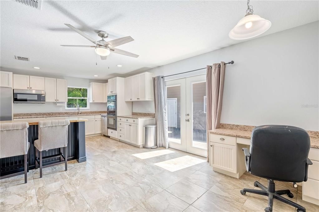 Recently Sold: $515,000 (3 beds, 2 baths, 1401 Square Feet)