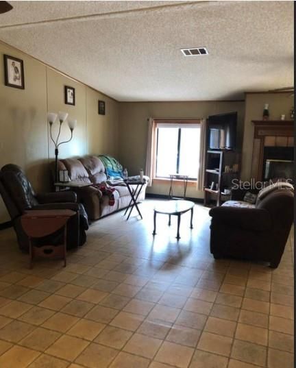 Recently Sold: $239,900 (2 beds, 2 baths, 1512 Square Feet)