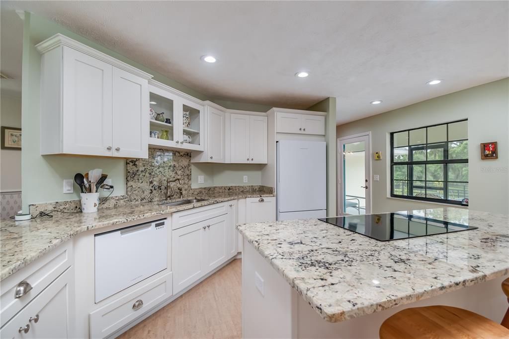 Recently Sold: $2,200,000 (3 beds, 2 baths, 3454 Square Feet)