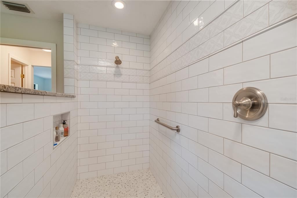 Recently Sold: $2,200,000 (3 beds, 2 baths, 3454 Square Feet)