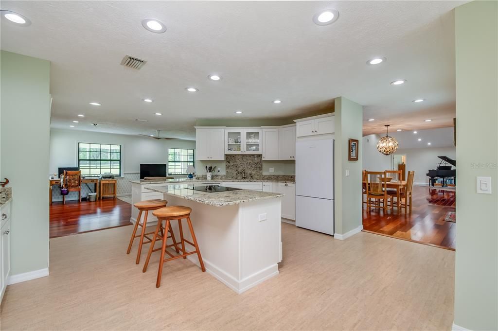 Recently Sold: $2,200,000 (3 beds, 2 baths, 3454 Square Feet)