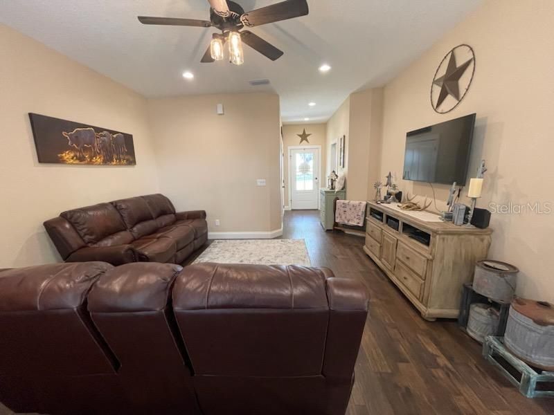 Recently Sold: $530,000 (3 beds, 2 baths, 1895 Square Feet)