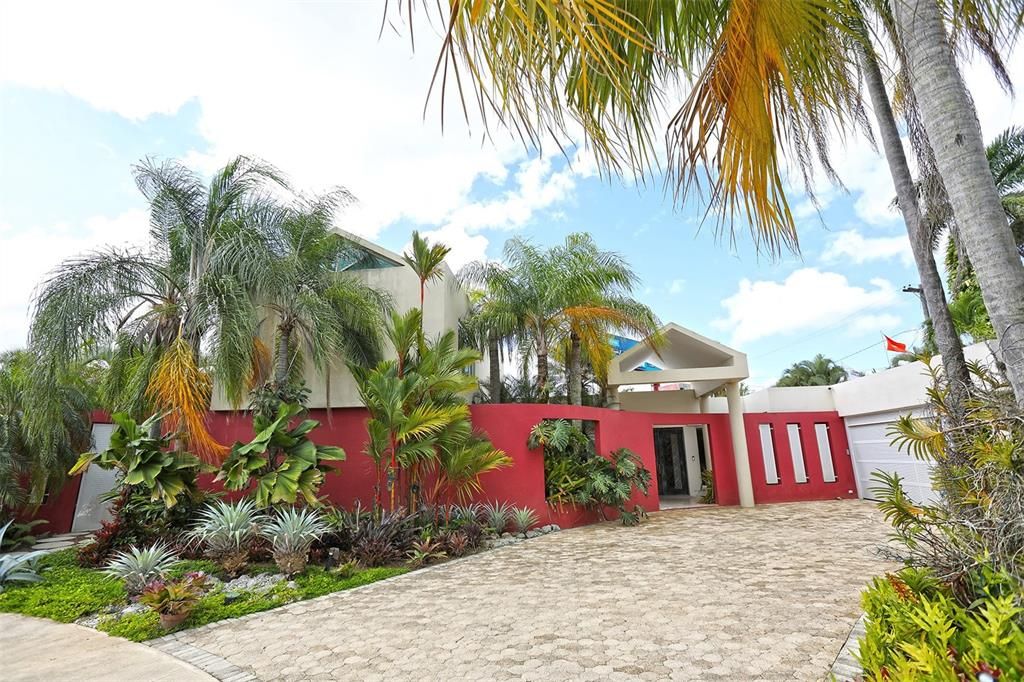 Vendido Recientemente: $1,695,000 (4 camas, 5 baños, 4879 Pies cuadrados)