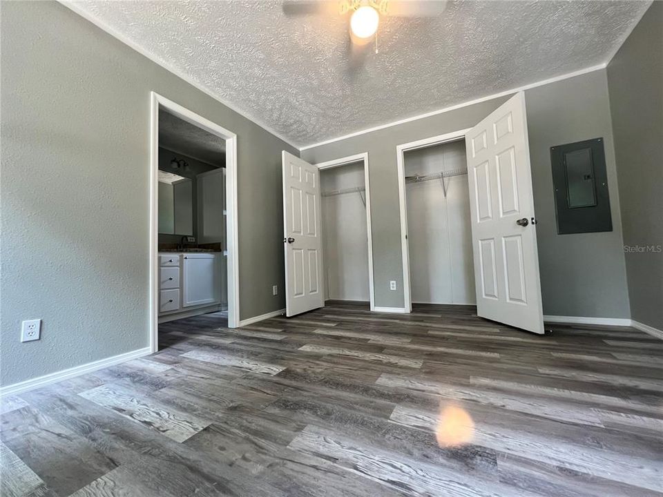Recently Sold: $150,000 (2 beds, 2 baths, 896 Square Feet)