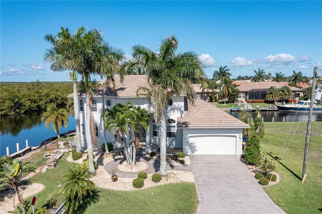Recently Sold: $1,680,000 (3 beds, 3 baths, 2861 Square Feet)