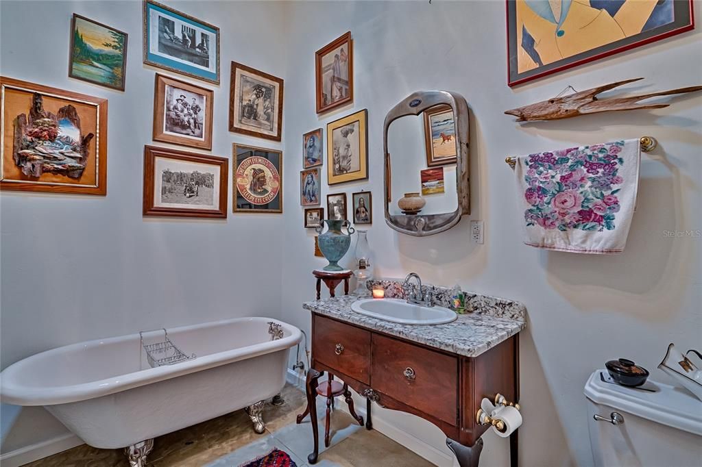 最近售出: $329,000 (2 贝兹, 2 浴室, 1260 平方英尺)