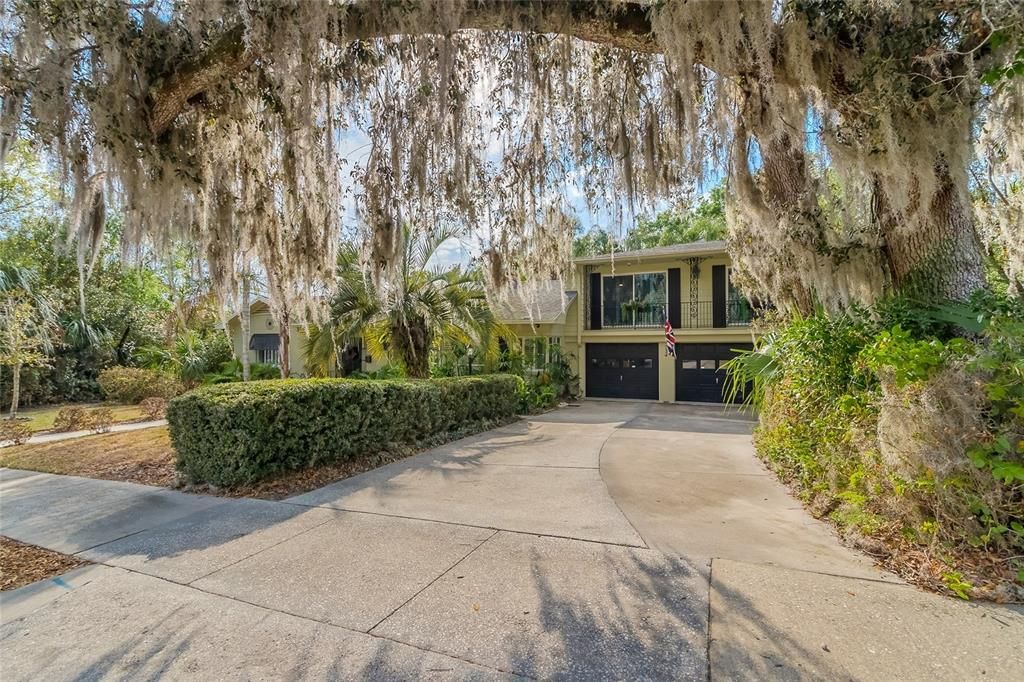 Recently Sold: $595,000 (4 beds, 2 baths, 2501 Square Feet)
