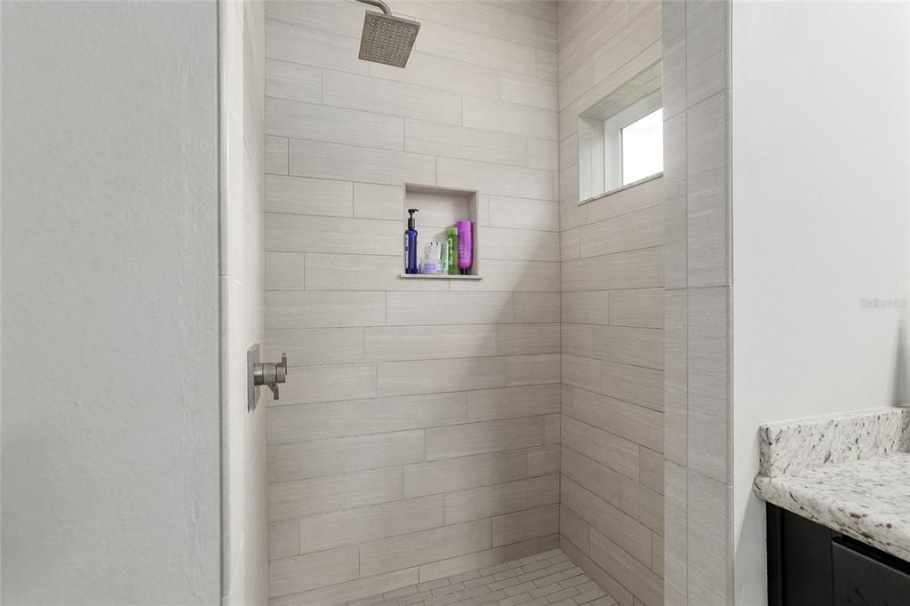 最近售出: $515,000 (3 贝兹, 2 浴室, 1584 平方英尺)