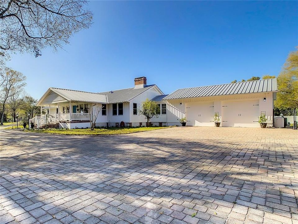 Recently Sold: $2,295,000 (5 beds, 3 baths, 3161 Square Feet)