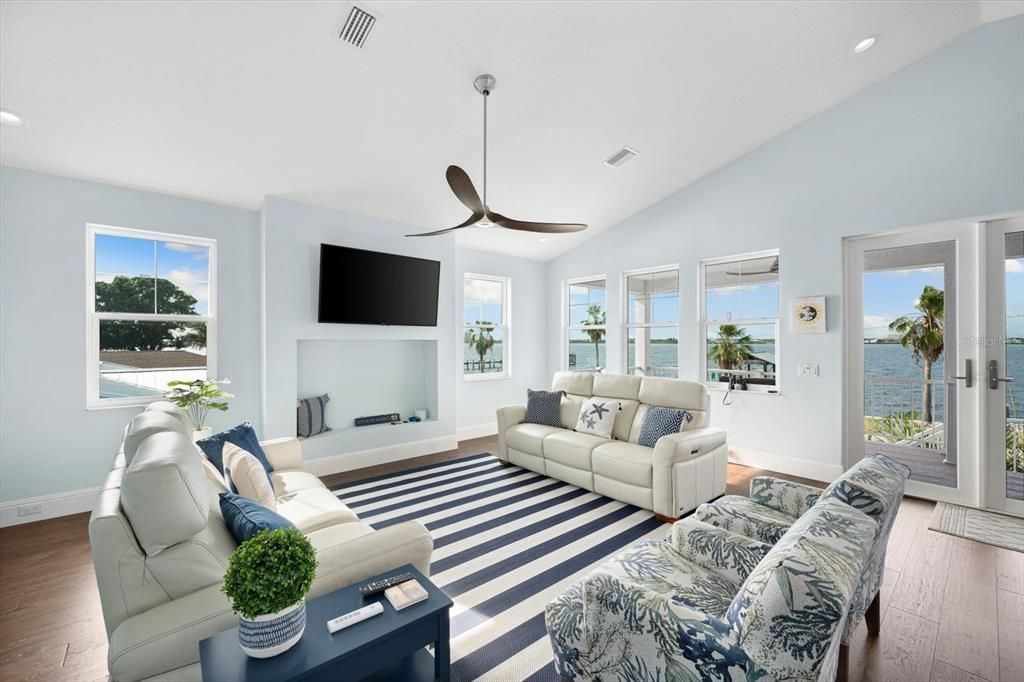 Active With Contract: $1,425,000 (3 beds, 2 baths, 1964 Square Feet)