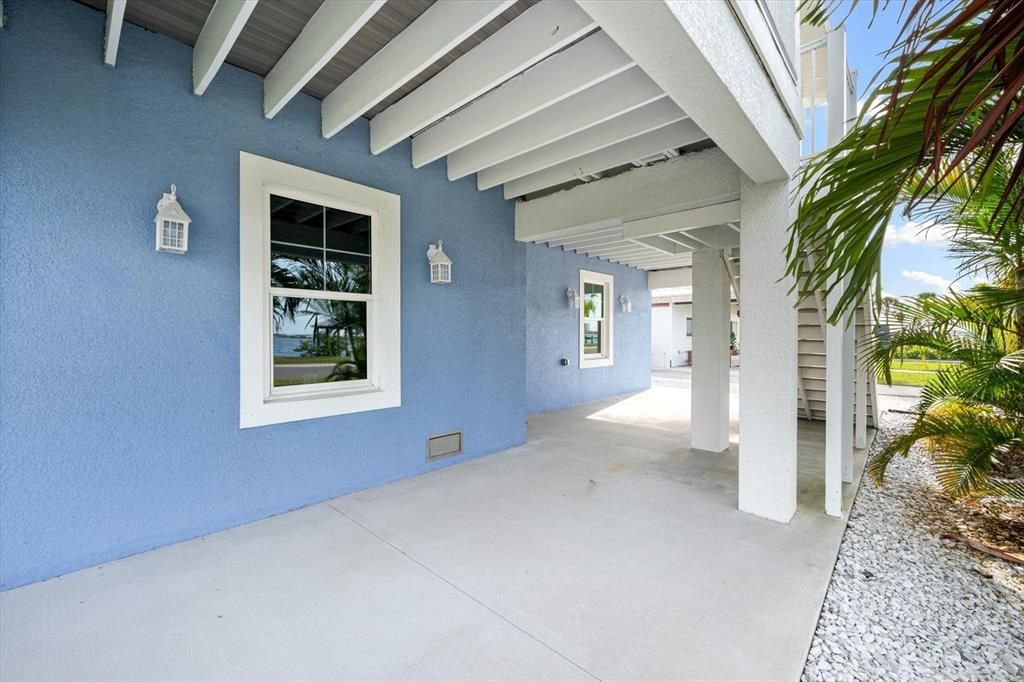 Active With Contract: $1,425,000 (3 beds, 2 baths, 1964 Square Feet)