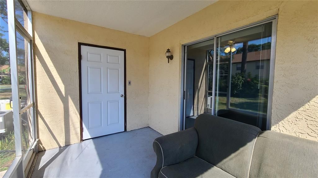 Recently Rented: $1,300 (1 beds, 1 baths, 736 Square Feet)