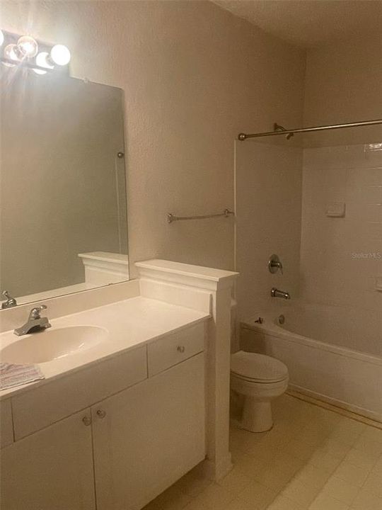 Недавно арендовано: $1,400 (2 спален, 2 ванн, 1077 Квадратных фут)