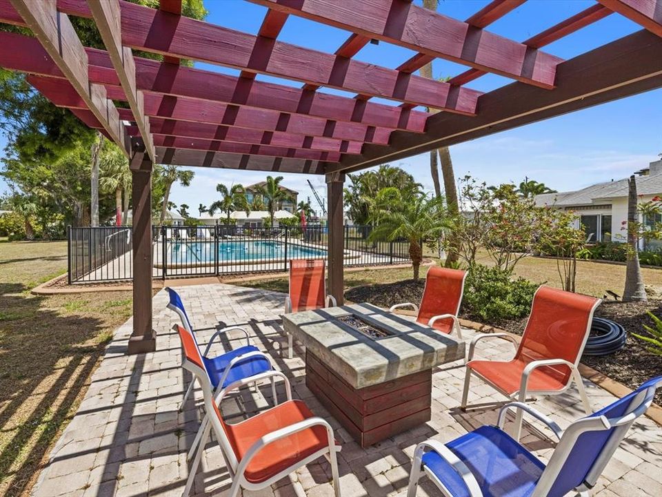 Recently Sold: $750,000 (2 beds, 2 baths, 1339 Square Feet)