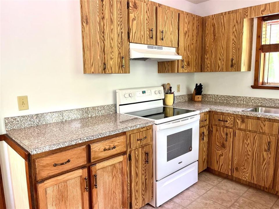 Recently Sold: $183,900 (1 beds, 1 baths, 800 Square Feet)
