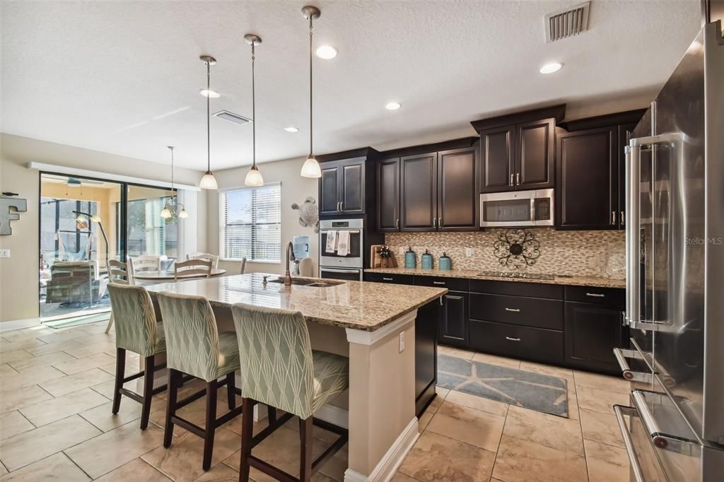 Recently Sold: $620,000 (5 beds, 4 baths, 3534 Square Feet)