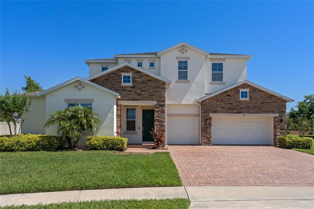 Recently Sold: $725,000 (5 beds, 4 baths, 3902 Square Feet)