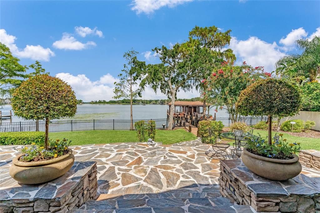 Recently Sold: $3,300,000 (5 beds, 4 baths, 5015 Square Feet)