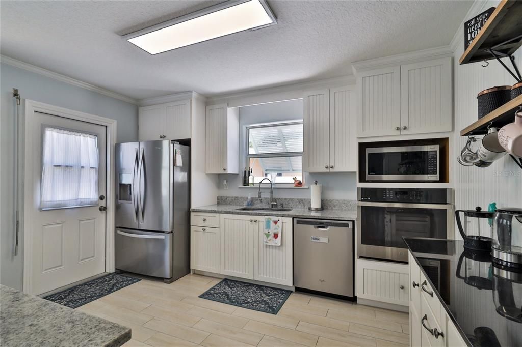 Recently Sold: $725,000 (3 beds, 2 baths, 1216 Square Feet)