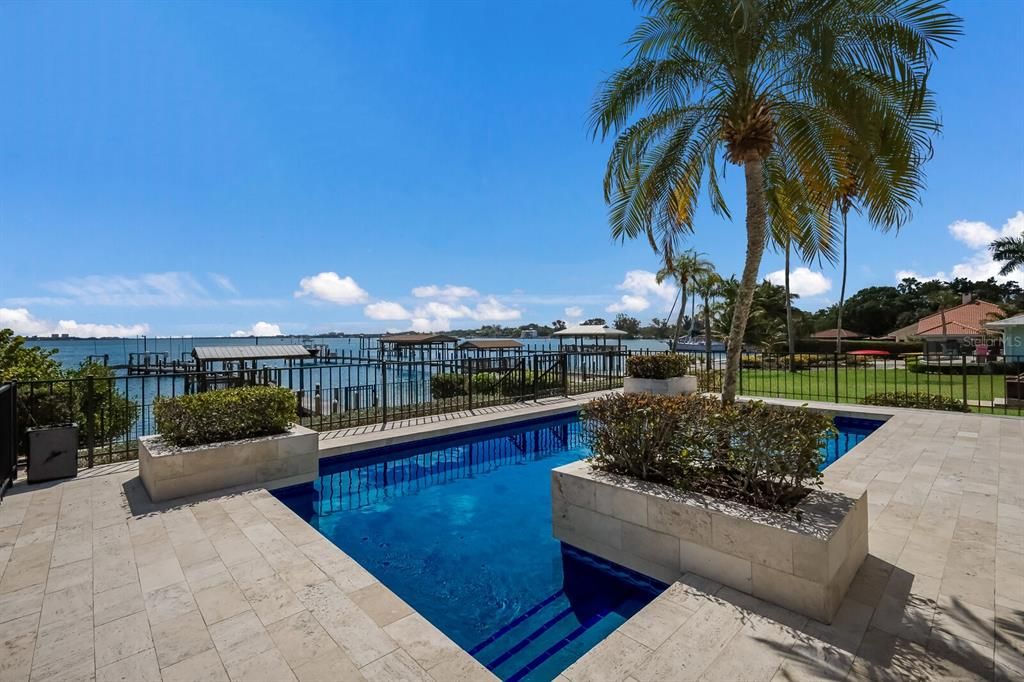 Recently Sold: $3,500,000 (4 beds, 3 baths, 4972 Square Feet)