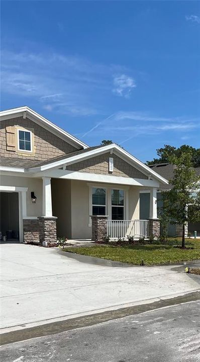 Vendido Recientemente: $440,990 (4 camas, 3 baños, 2107 Pies cuadrados)