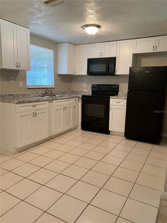 Recently Rented: $1,600 (3 beds, 1 baths, 1055 Square Feet)