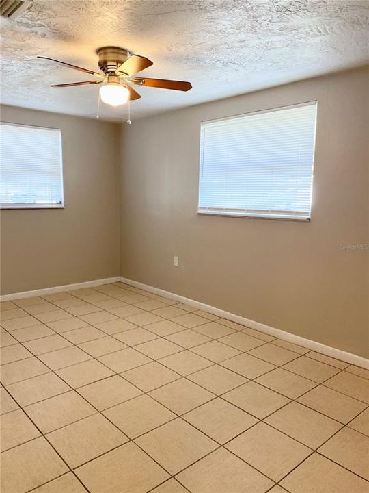 Recently Rented: $1,600 (3 beds, 1 baths, 1055 Square Feet)