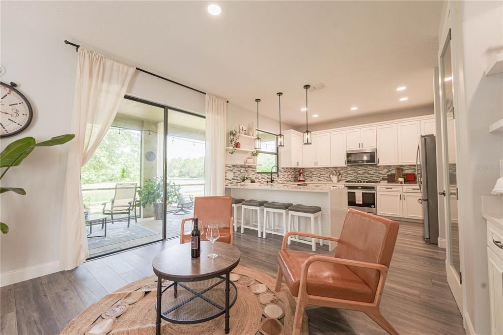 Recently Sold: $700,000 (4 beds, 2 baths, 2996 Square Feet)