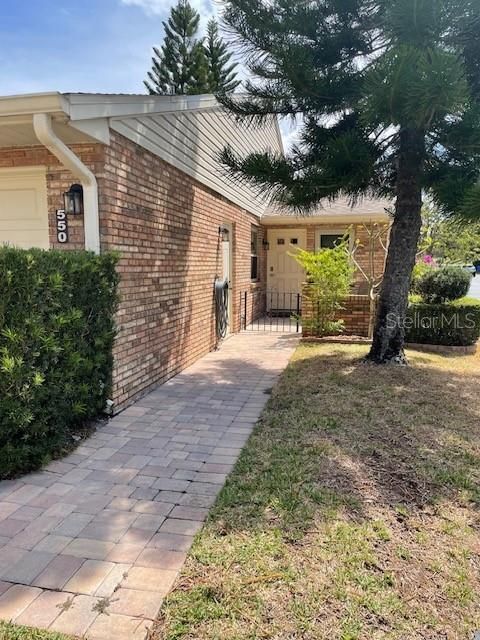Recently Sold: $230,000 (2 beds, 1 baths, 1110 Square Feet)