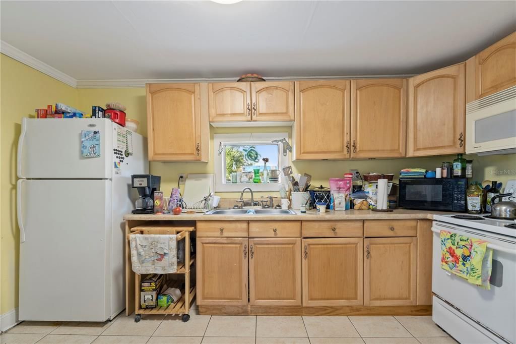 Recently Sold: $172,000 (3 beds, 1 baths, 1140 Square Feet)