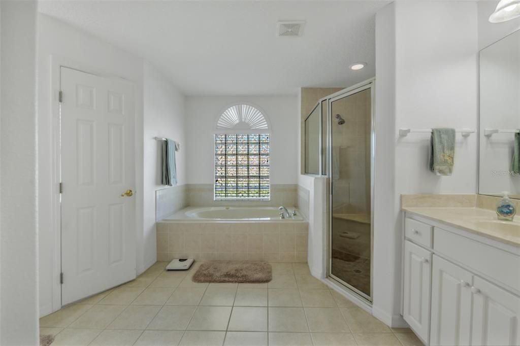 最近售出: $349,900 (3 贝兹, 2 浴室, 2066 平方英尺)