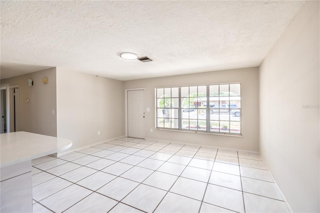 Recently Sold: $230,000 (3 beds, 2 baths, 1286 Square Feet)