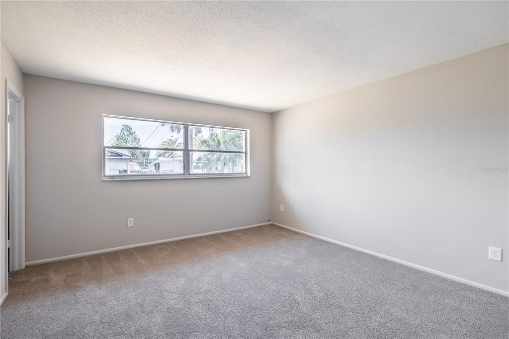 Recently Sold: $230,000 (3 beds, 2 baths, 1286 Square Feet)