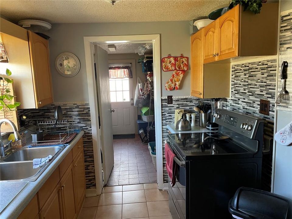 Recently Sold: $80,000 (2 beds, 1 baths, 725 Square Feet)