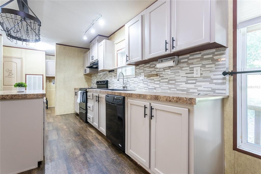 Recently Sold: $275,000 (3 beds, 2 baths, 1508 Square Feet)
