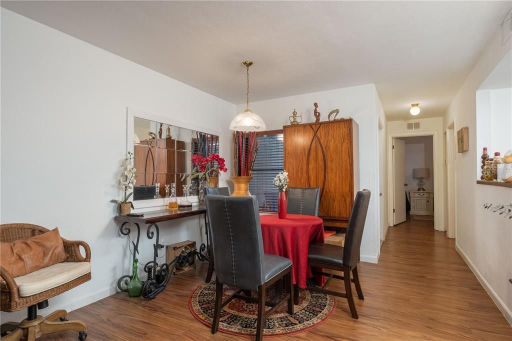 Recently Sold: $155,000 (2 beds, 2 baths, 1174 Square Feet)