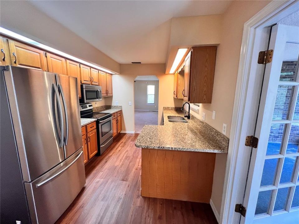 Recently Rented: $1,550 (2 beds, 2 baths, 1326 Square Feet)
