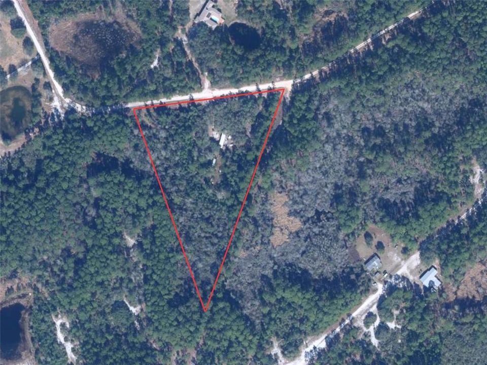 triangular 5.52 acre lot